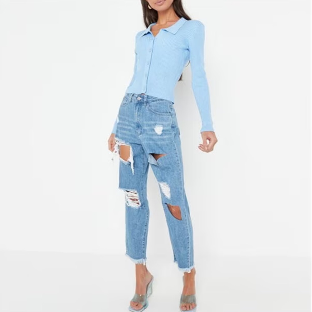 Brand New Distressed Mom Jeans New with Tag